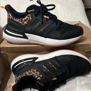 Stylish Black and Leopard Women's Sneakers
